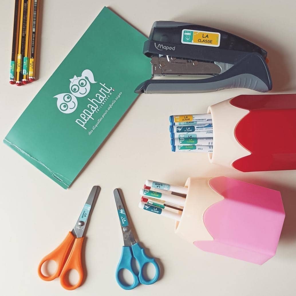 Étiquettes autocollantes pour marquer ses fournitures scolaires